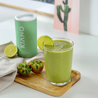 Glas fullt med grön smoothie KIANO