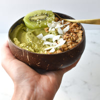 Morgonboost med KIANOs Magic Matcha Latte i en näringsrik frukostskål